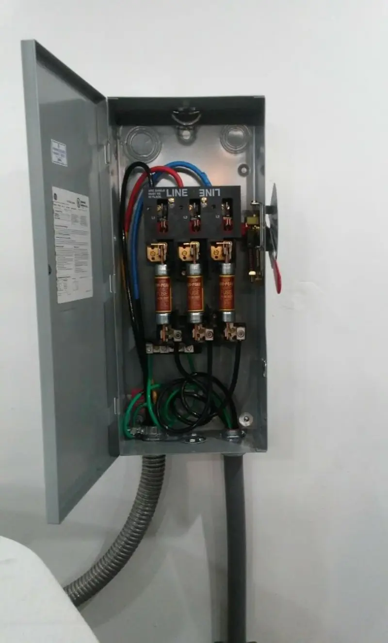 Three-phase disconnect switch installed for Electrical Wiring & Rewiring in Yankton